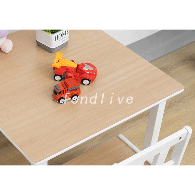 Set da tavola moderno per bambini in MDF